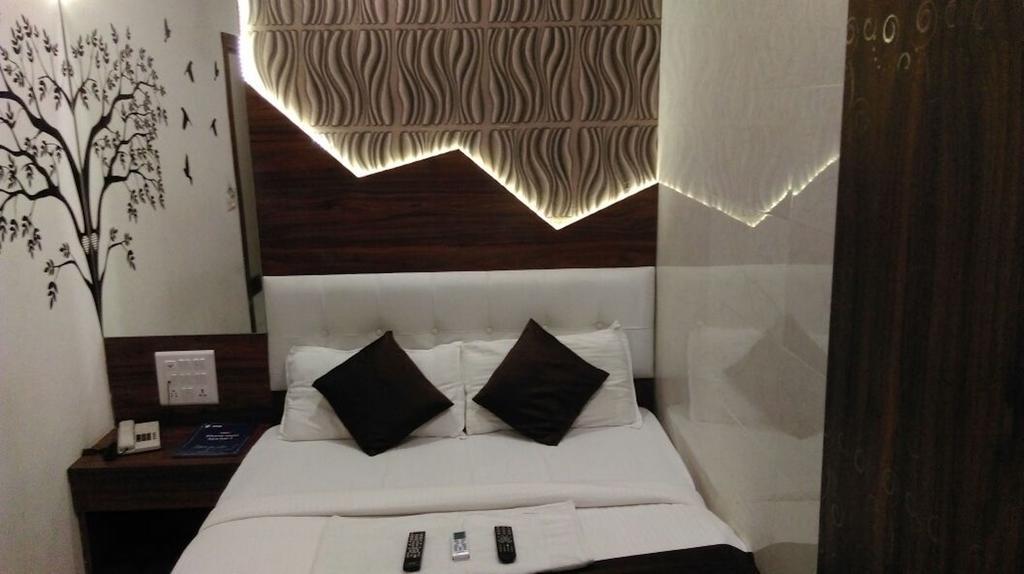 מומביי Hotel Palace Residency מראה חיצוני תמונה