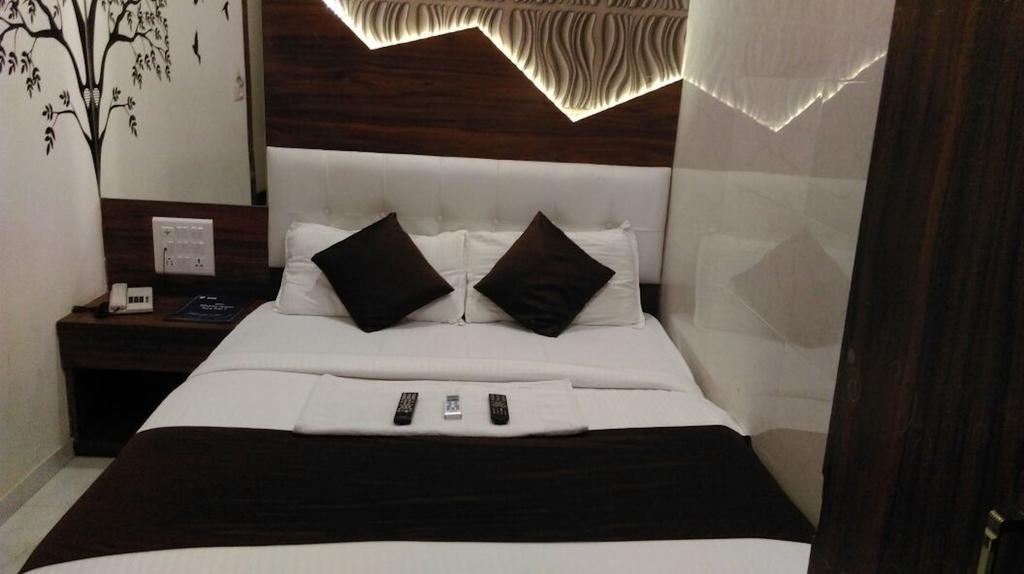 מומביי Hotel Palace Residency מראה חיצוני תמונה