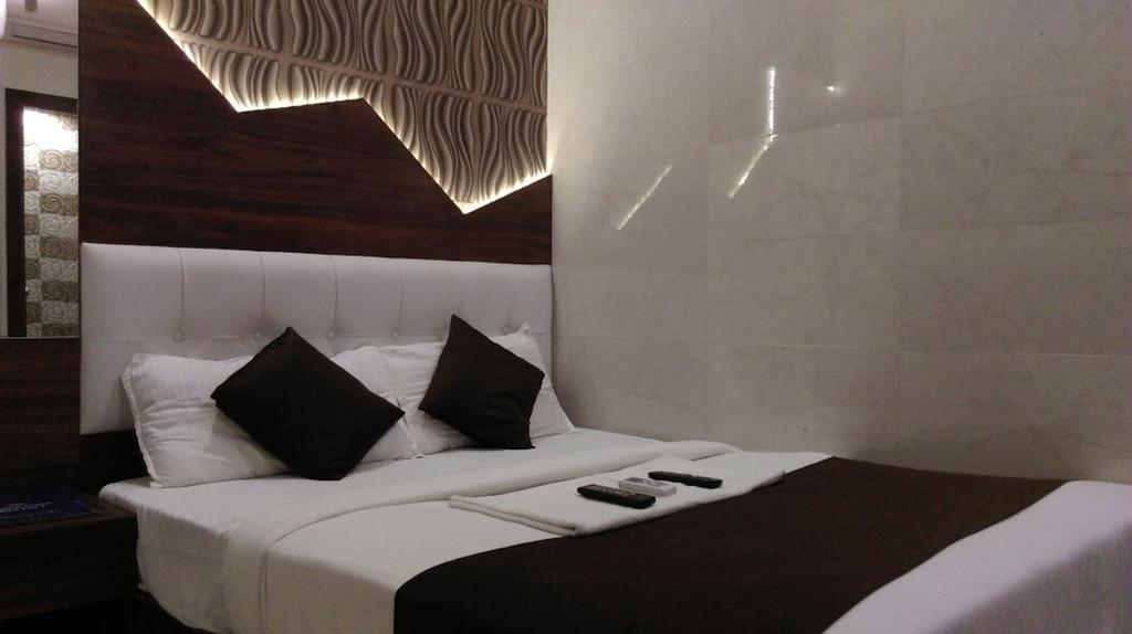 מומביי Hotel Palace Residency מראה חיצוני תמונה